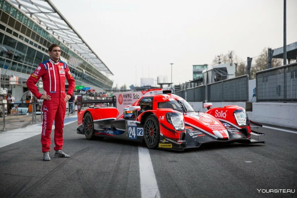 Дженсон баттон. Дэвид култхард формула 1. Победа в гонке. Ф1 макс ферстаппен. Гонщик f1.