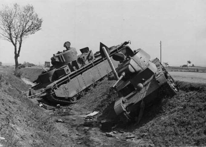 Дубно сражение 1941. Танк т-35 битва под дубно. битва за дубно луцк броды 1941. танковое сражение 1941 под дубно. алитус танковое сражение.