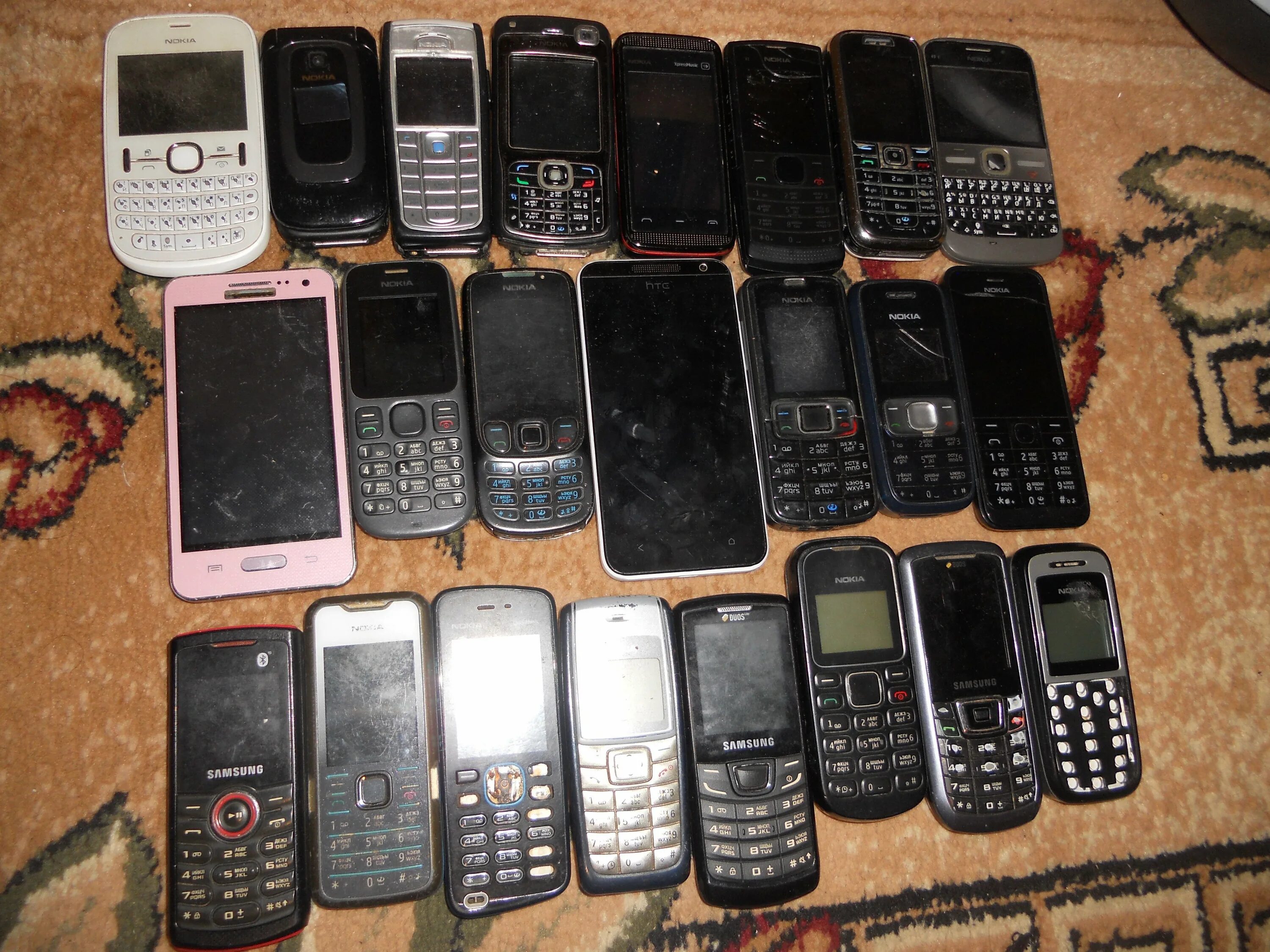 старые мобильники. моторола стартак 3000. старый телефон с ручкой. нокиа модели телефонов 2000х. звонок старого телефона.