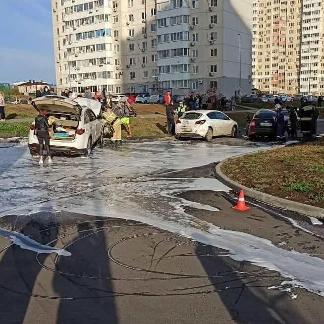 События ростове на дону сегодня последние. Авария на Суворовском Ростов. Происшествие на Суворовском в Ростове на Дону. Петренко 8 Ростов. ДТП на Суворовском Ростов на Дону сегодня.