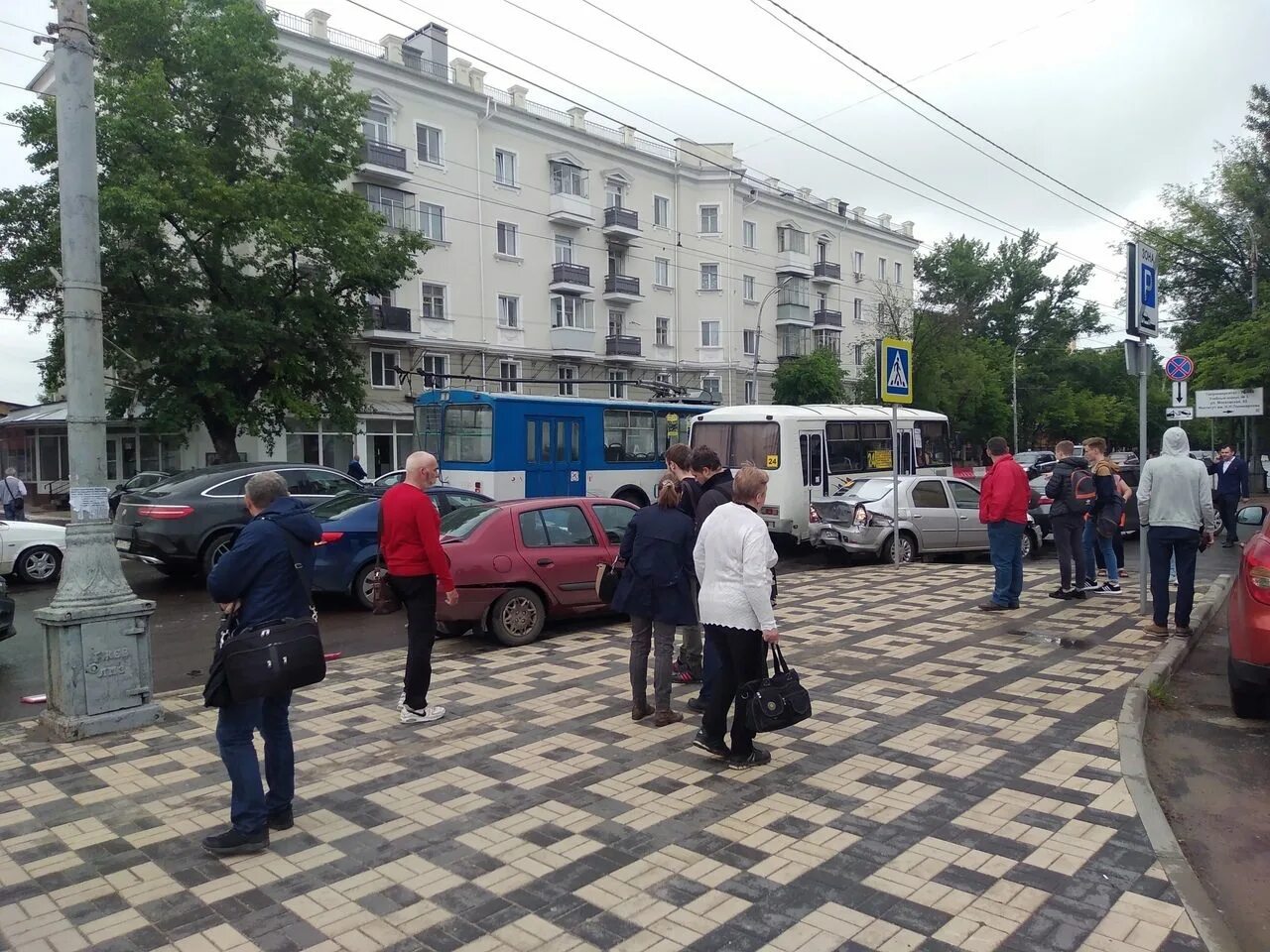 Последние новости в орле на сегодня. ДТП на Московской улице Орел. Происшествия в Орле сейчас.
