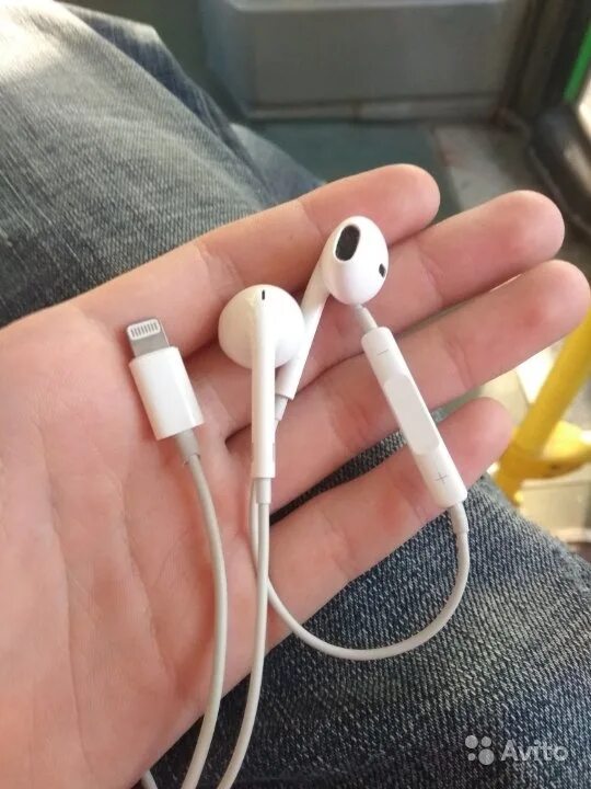 Наушники айфон lightning. Наушники эпл лайтинг. apple earpods (lightning). apple earpods lightning оригинал. наушники аирподс лайтинг.