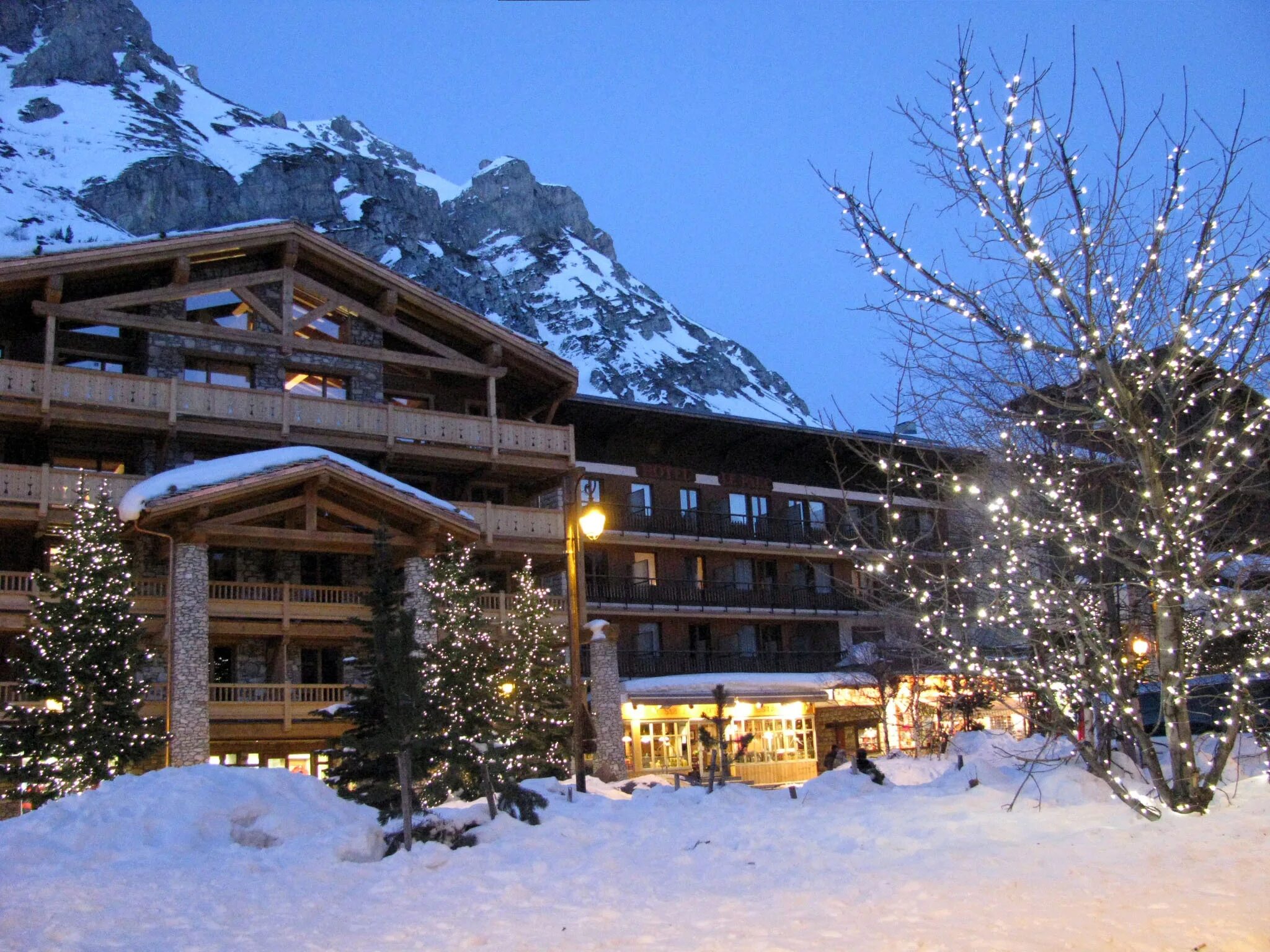 Валь д ор. Горнолыжный куророт ван дизер. val d isere франция. валь д изер горнолыжный курорт. межев франция горнолыжный курорт рождество.