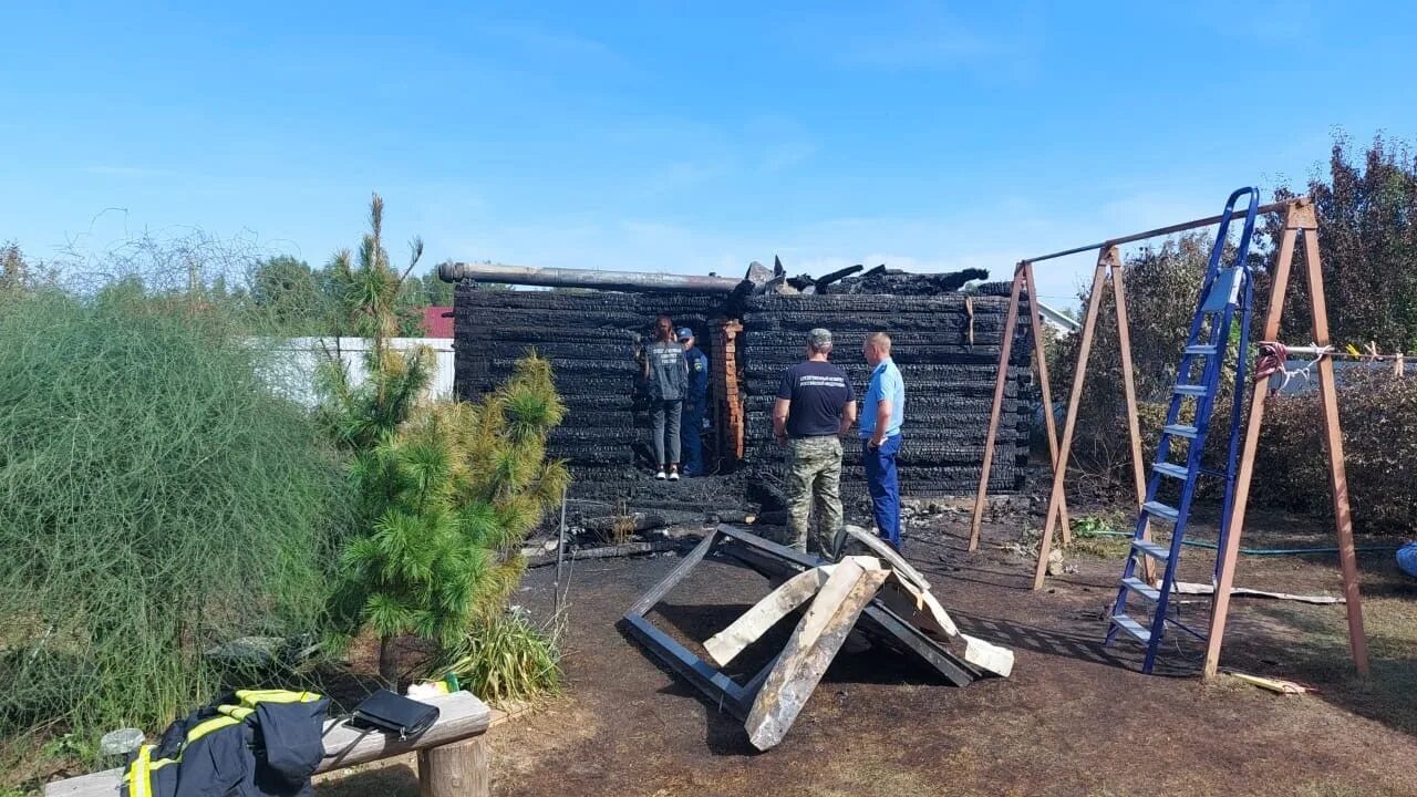 Сгоревшая бабушка. Пожар в деревне. Пожар Некрасовский район. Пожар в Ярославском районе. Пожар в п. Константиновском Ярославской области.