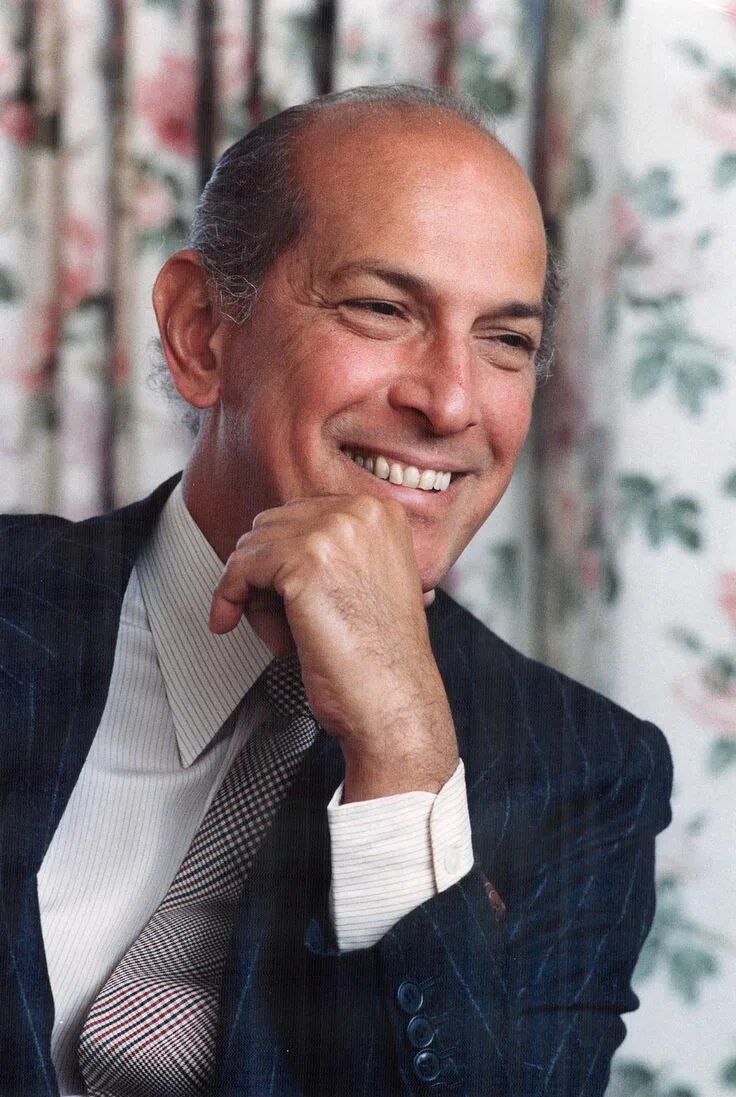 Оскар де ля. Оскар де ла ре́нта. оскар рента. бренд оскар де ла рента. oscar de la renta дизайнер.