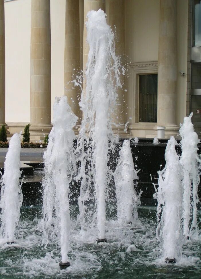 Манежная площадь церетели. Александровский сад фонтан 4 коня. Фонтанный комплекс гейзер в москве. Фонтан гейзер в москве. Фонтан гейзер в москве.