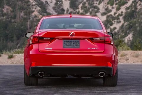 Lexus is200t