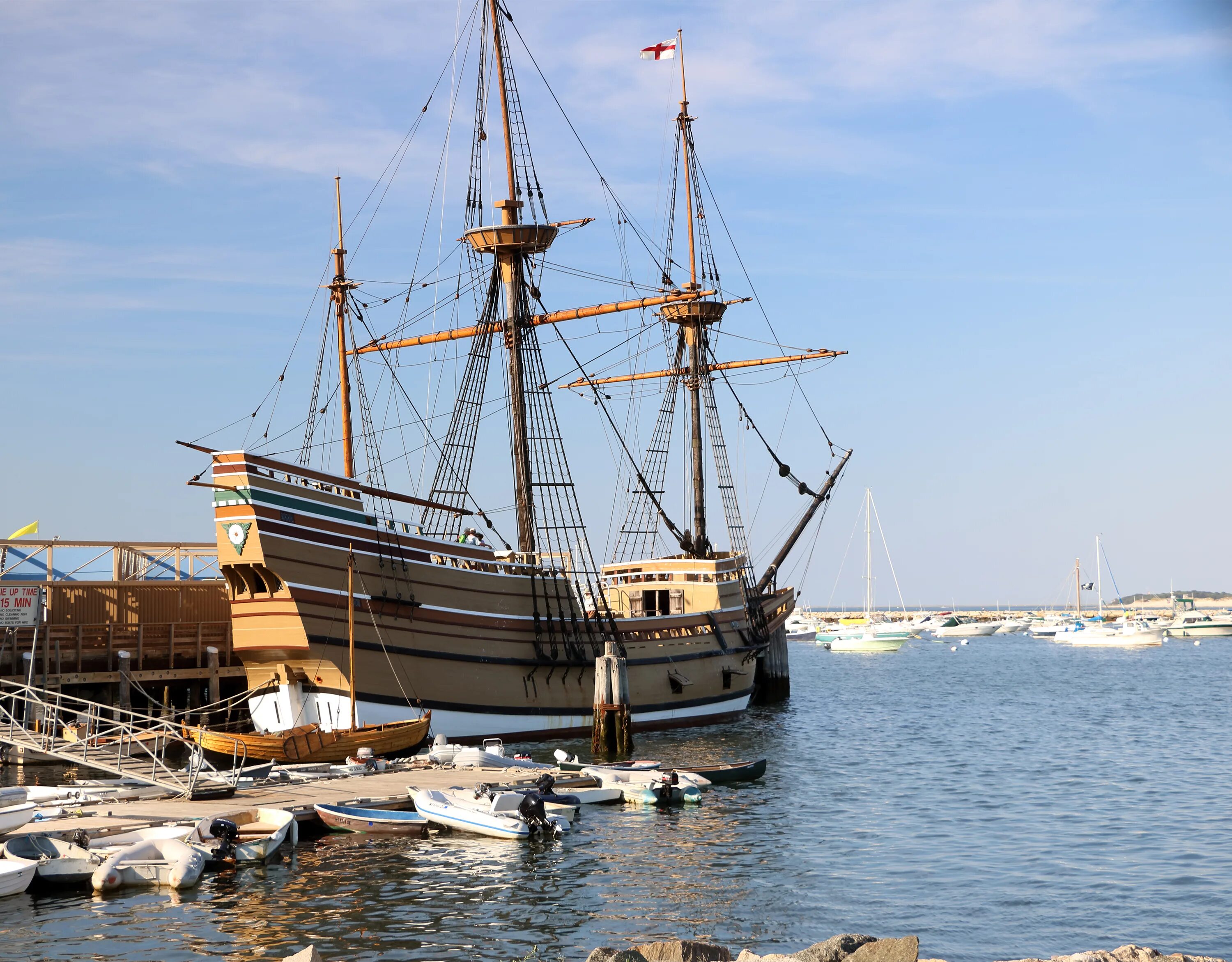 Парусник hms bounty. Корабль мэйфлауэр 1620. Галеон мэйфлауэр. Пиратский корабль. Мэйфлауэр корабль 1620 год.