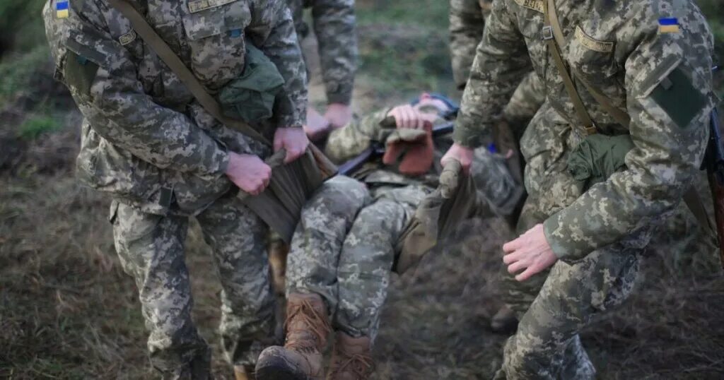 Раненые украинские военные. Трупы украинских военных. Раненым сколько дают