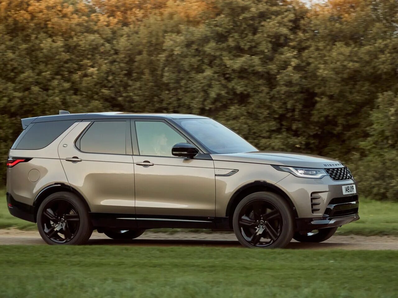 Дискавери 5 дизель. Range Rover Discovery 2021. Ленд Ровер Дискавери 2021. Land Rover Discovery 5 2021. Land Rover Discovery 2022.