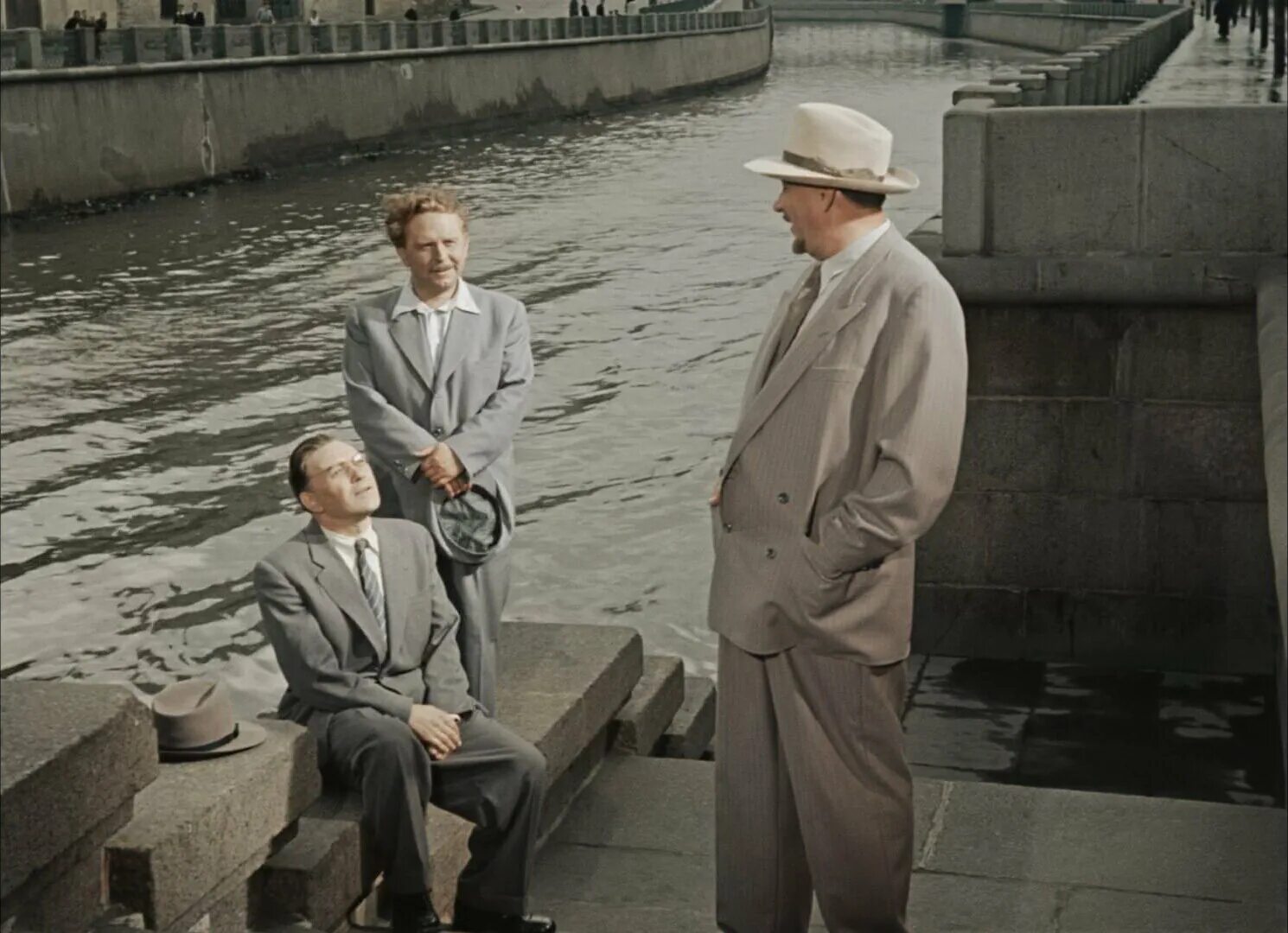 Золотистый ретривер. Фильм верные друзья гостиница украина. Предательство фильм 2014. Ар деко. Спишите расставляя запятые.