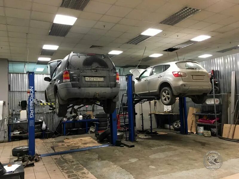 Какой автосервис работает. Автомастерская. машина в автосервисе. красивый автосервис. автосервис фото.