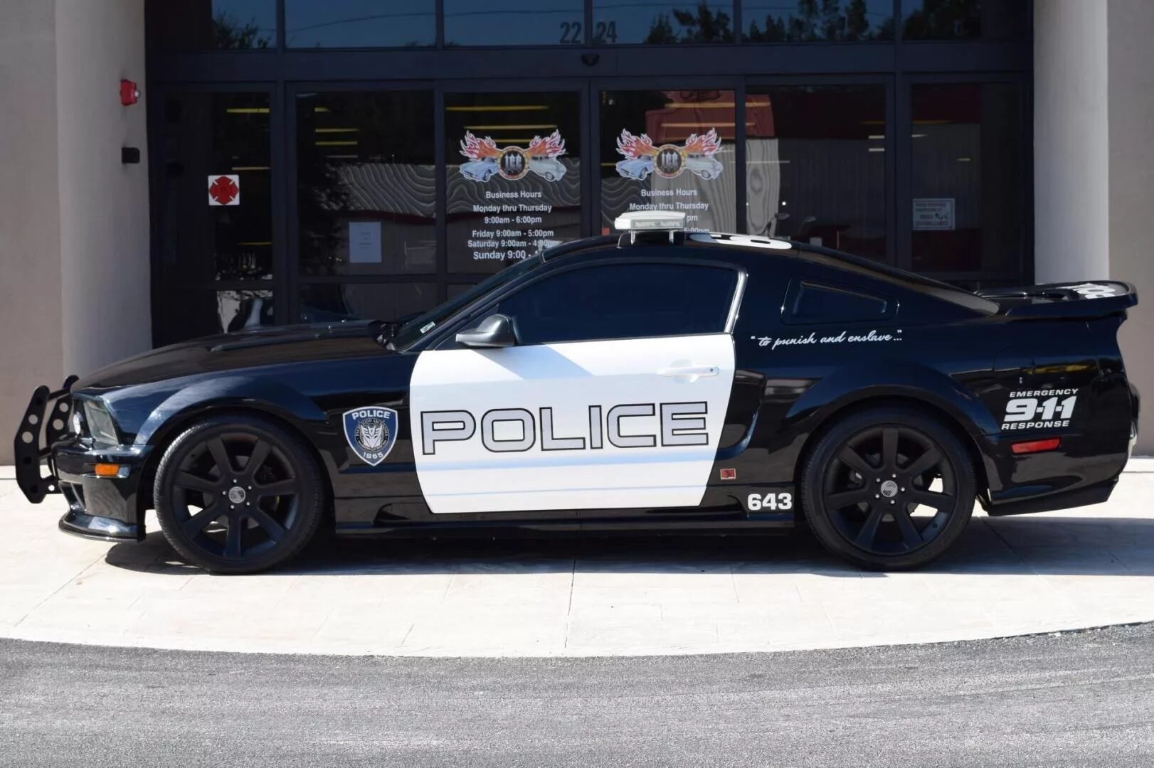 Полицейский форд мустанг. Ford mustang barricade 2017. Ford mustang gt barricade. Ford mustang gt 2006 police. Ford mustang saleen s281 extreme баррикейд.