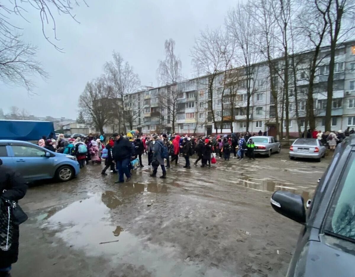 Школа 18 брянск. Эвакуация. Эвакуация в Брянске гимназия 7. Эвакуация в Брянске. Эвакуации Брянск школ 15 февраля.