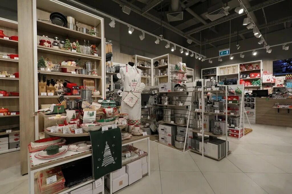 Shop home 7. Кюхенленд централ парк Курск. Kuchenland Курск. Магазины в централ парке. Централ парк магазины 1 этаж.