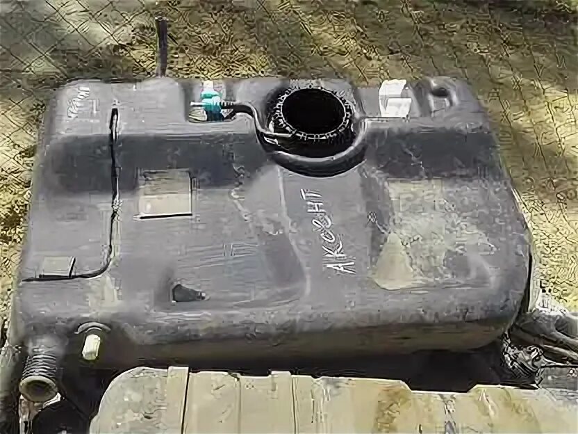 Топливная система хендай акцент 2006. Бензобак на хендай акцент купить бу. Бак акцент тагаз. Бак хендай акцент. Топлевный бак хёндай акцент.