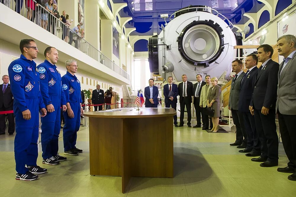 а. корабль орёл роскосмос. цпк гагарина роскосмос. начальники цпк. цпк звездный городок.