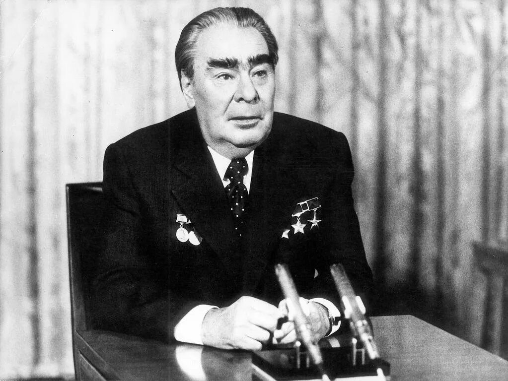Брежнев человек и политик. Л И Брежнев 1964.