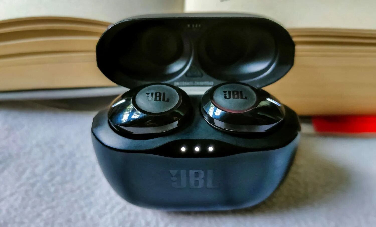 Jbl tune как подключить. Jbl tune 125tws. jbl 125 tws. наушники jbl 125tws. jbl tune 125tws black.
