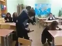 Уволили из школы. Прямо на уроке. Школьник на уроке занялся из челябинска. Школьник захватил школу. Учительница рожает на уроке.