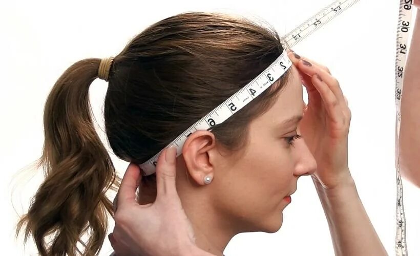 Замер головы для шапки. Как правильно измерить объем головы у ребенка. Как измерить обхват головы. Обхват головы. Как измерить обхват головы.