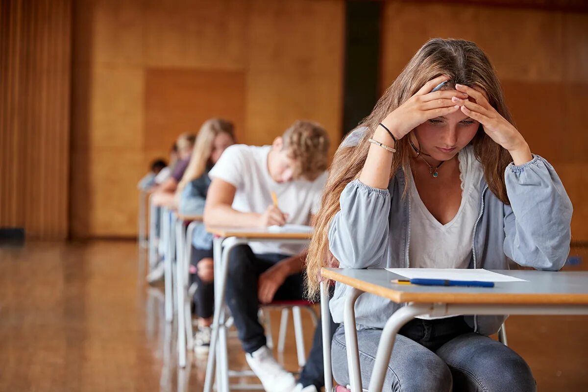 Exam stress. Стресс на экзамене. Стресс у студентов. Стресс на учебе. Тревожность в школе.