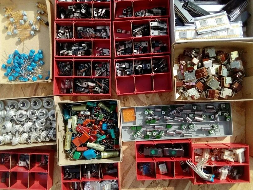 Блошиный рынок в москве. Барахолка днр донецк. Flekke флекке. Мебельная барахолка харцызск. Радиодетали харцызск.