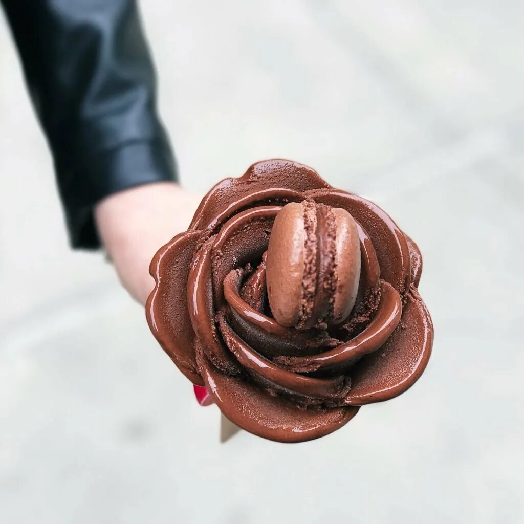 Шоколадные розочки. Шоколадные розы. Розочки из шоколада. Розы из шоколада букет.