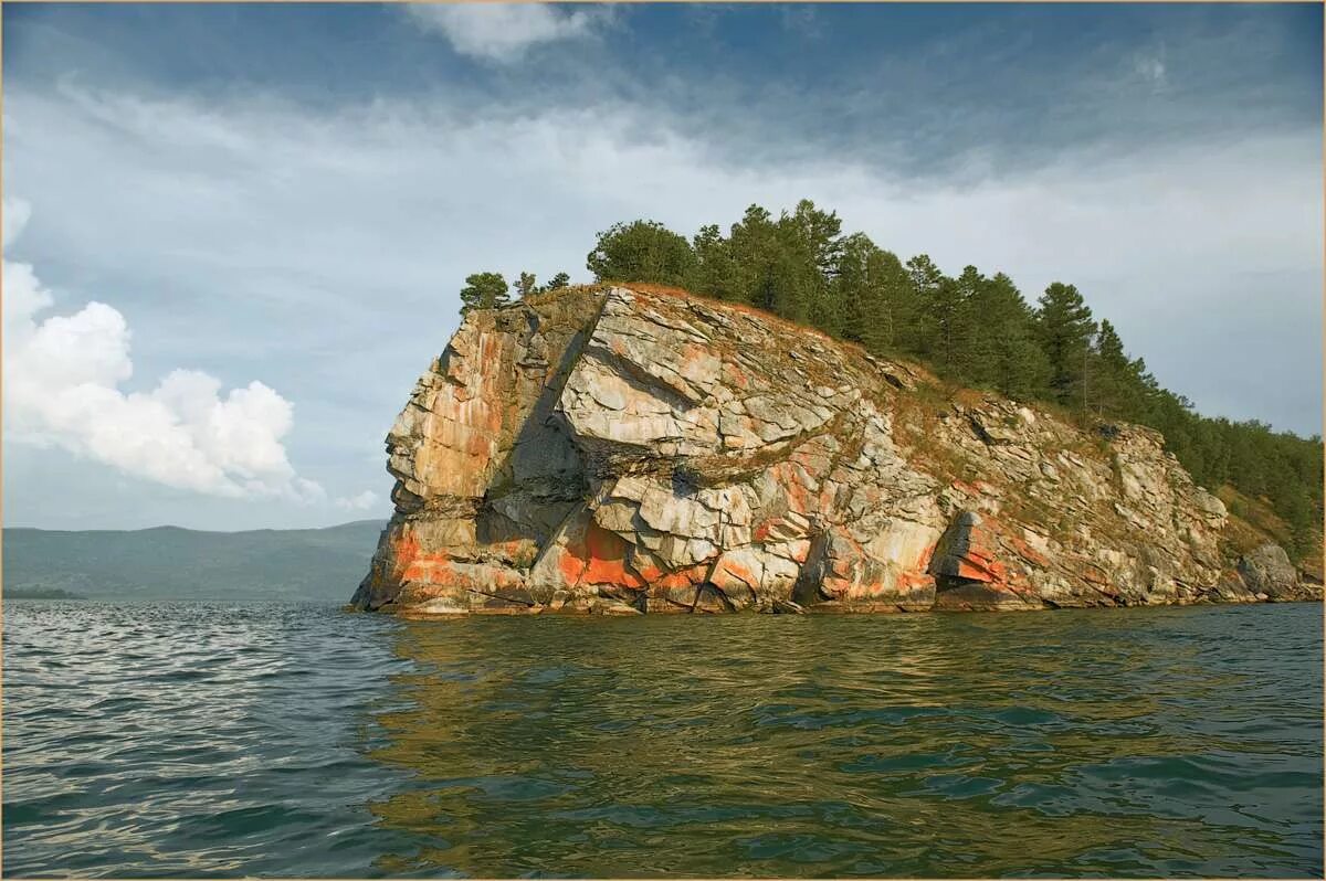 Остров большой камень. Бакланий остров на Байкале. Остров Бакланий камень на Байкале. Камень черепаха на Байкале. Чивыркуйский залив остров Черепаший.