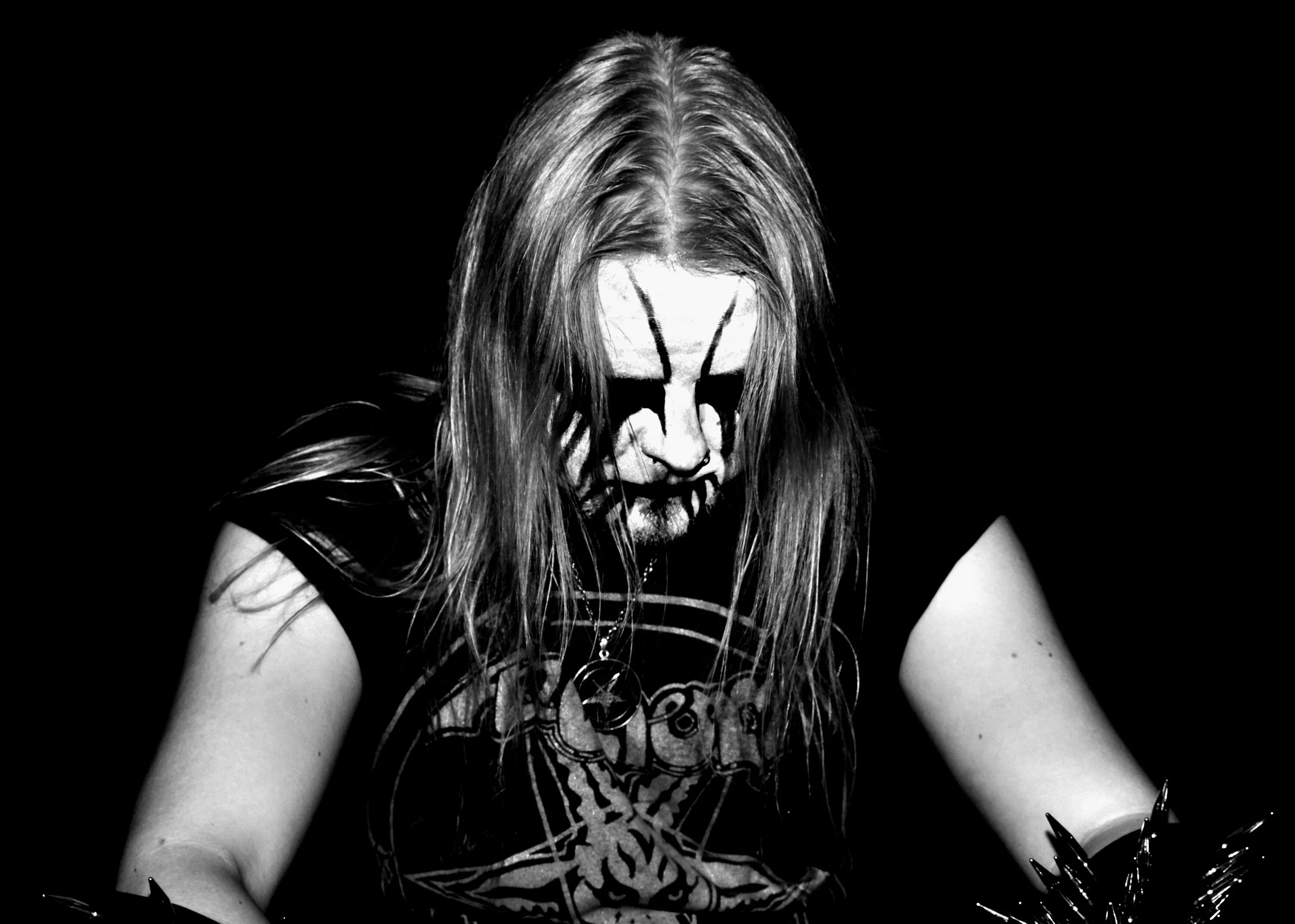 Лаури Пенттила Satanic Warmaster. Satanic Warmaster обои. Корпспэйнтом Блэк-Металлистов.