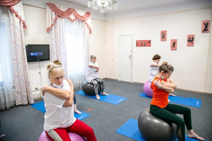 Активное долголетие сергиев. Активное долголетие Коломна. Клуб долголетия в Коломне. Занятия в клубе активное долголетие.