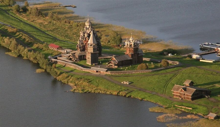 Кижи сообщение кратко. Остров кижи. республика карелия кижи. деревянные церкви кижи. музей заповедник кижи презентация.
