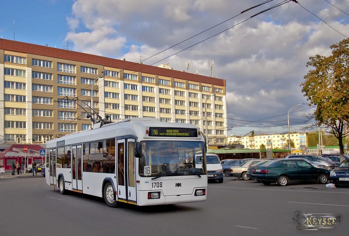 Гомель троллейбусный парк 1. Гомельский троллейбус АКСМ 321. Троллейбус 3 Гомель. Троллейбус в парке Гомель. 3 троллейбус гомель