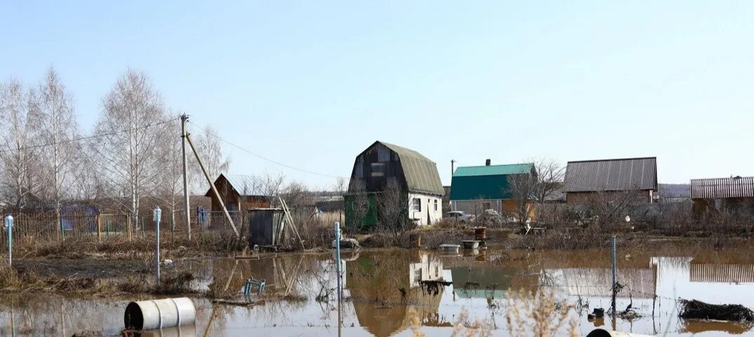 Вода в реках уфы. Паводок Уфа реки. Половодье Дема Уфа. Паводок дёма Уфа. Уровень воды в белой.