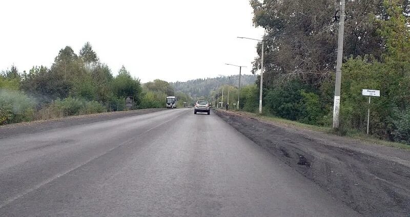 Лаз 699 1990. Телевизор на помойке зимой. Автобус на трассе. Полиция мыски фото. Кузбасс дтп автобус и фура.