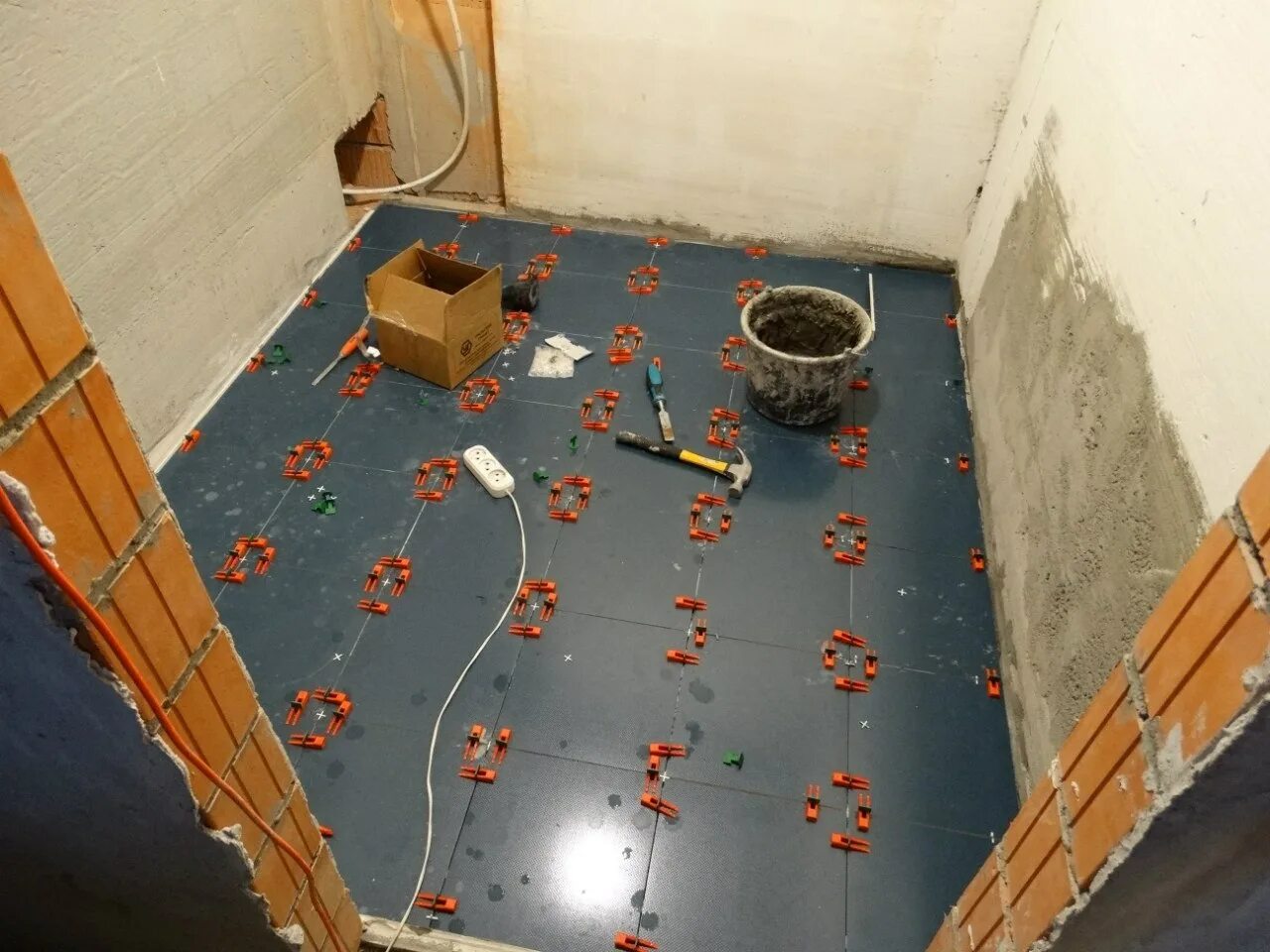 Укладка плитки на пол свп