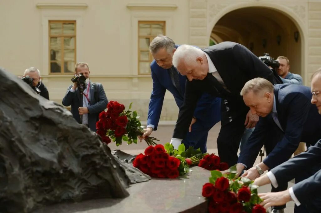 Открытие памятника александру. Открытие памятника Александру 3 в Гатчине.