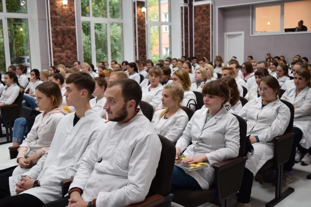 Калужский медицинский сайт. ГАПОУ ко Калужский базовый медицинский колледж. Кутузова 26 Калуга колледж медицинский. Кутузова 21 Калуга колледж. Курганский базовый медицинский колледж (КБМК).