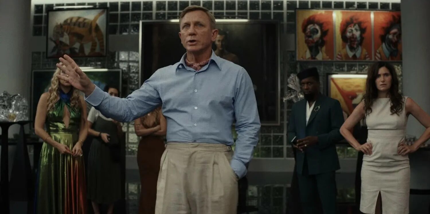 Дэниел крейг 2023. Достать ножи: стеклянная луковица (2022). Достать ножи 2023. Достать ножи 2: стеклянная луковица (2022). Достать ножи стеклянная луковица постер.