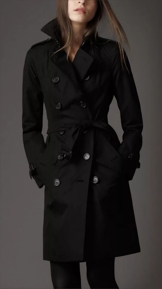 Под черным плащом. Тренч Burberry long Cotton Gabardine Trench. Тренч Burberry черный. Trench Coat черный плащ. Черный тренч макси.