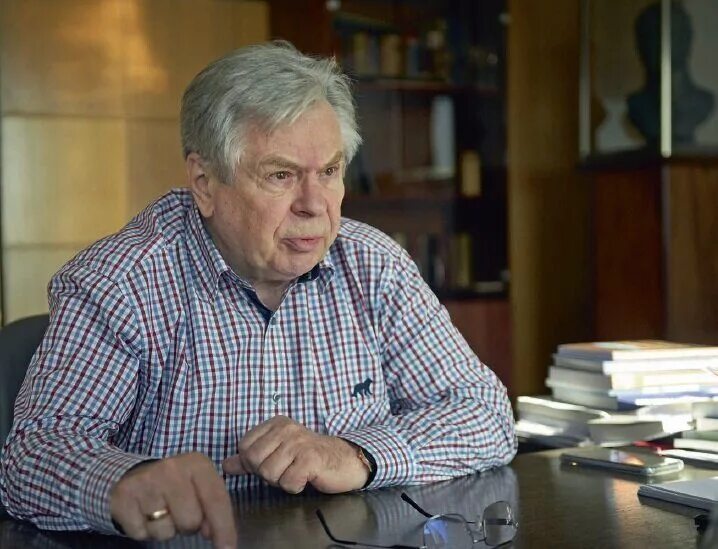 директор института академик