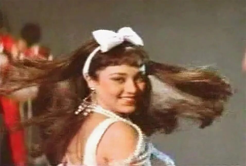 Песню танцы без конца. Мандакини танцуй танцуй. Танцуй, танцуй (Индия, 1987). Мандакини актриса танцуй танцуй. Мандакини джанита.