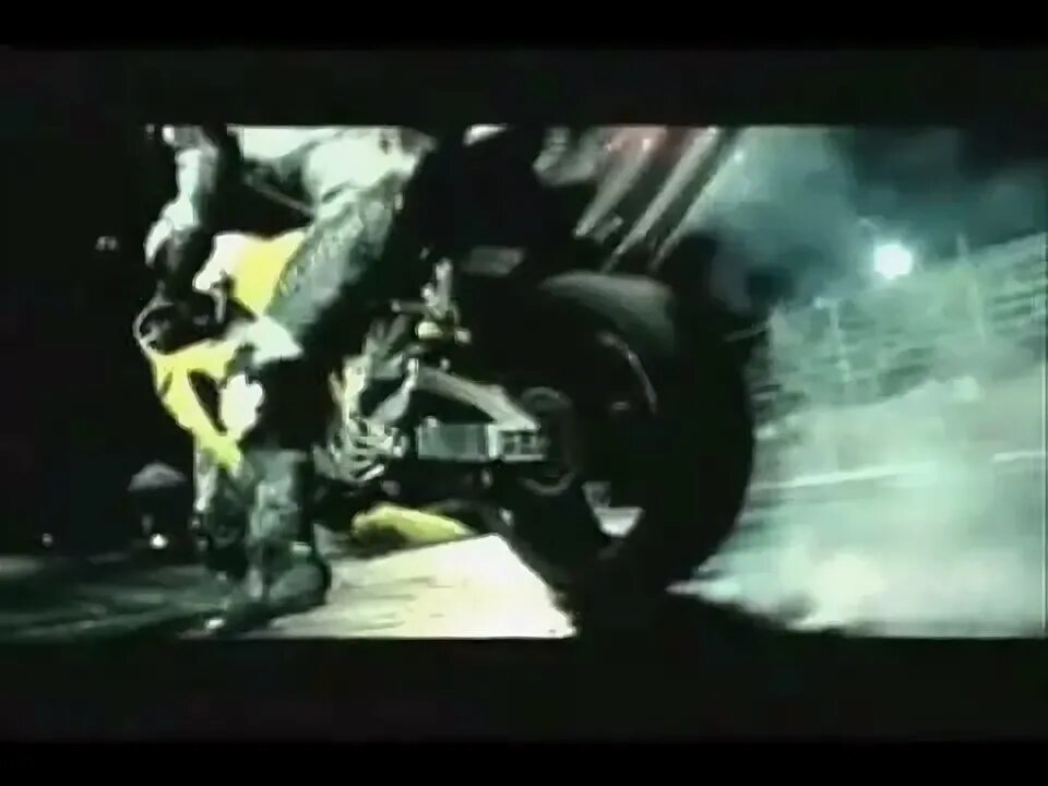 Daddy gasolina remix. Девушка в клипе Daddy Yankee gasolina. Клип Loon Hip Hop Yellow Ducati.