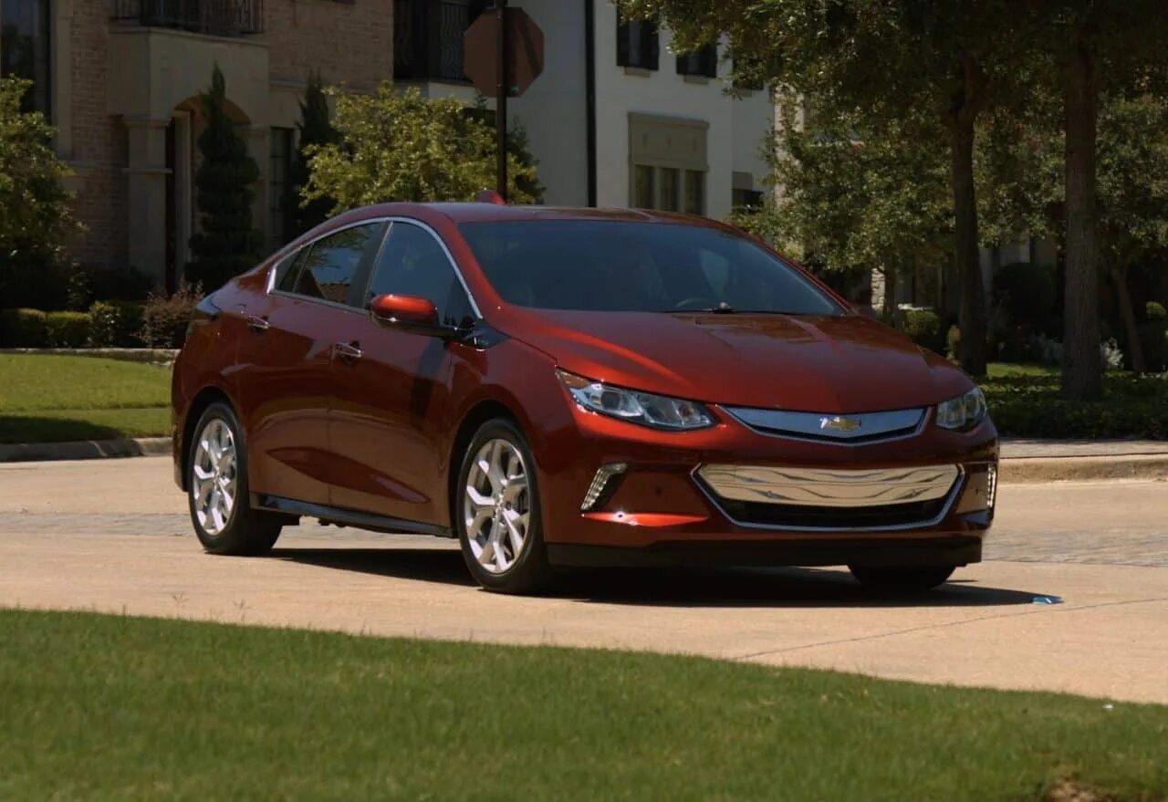 Chevrolet Volt 2017. Chevrolet Volt Electric 2017. Chevrolet гибрид Volt. Шевроле болт гибрид. Volt 2017