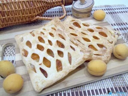 Слойки с абрикосом
