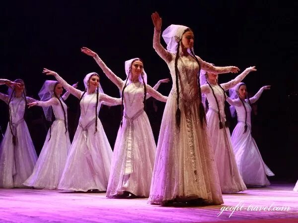 Картули диско хорошее качество. Грузинский танец ачарули. грузинский танец картули. картули сухишвили. sukhishvili georgian national ballet.