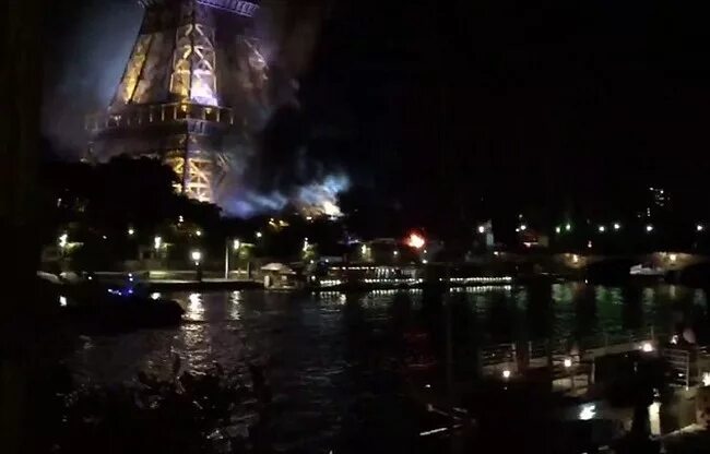 Что осталось от эйфелевой башни после пожара. Эйфелева башня пожар. пожар в эйфелевой башне. пожары на эльфовой башни. пожар в париже 2025 эльфивая башня.