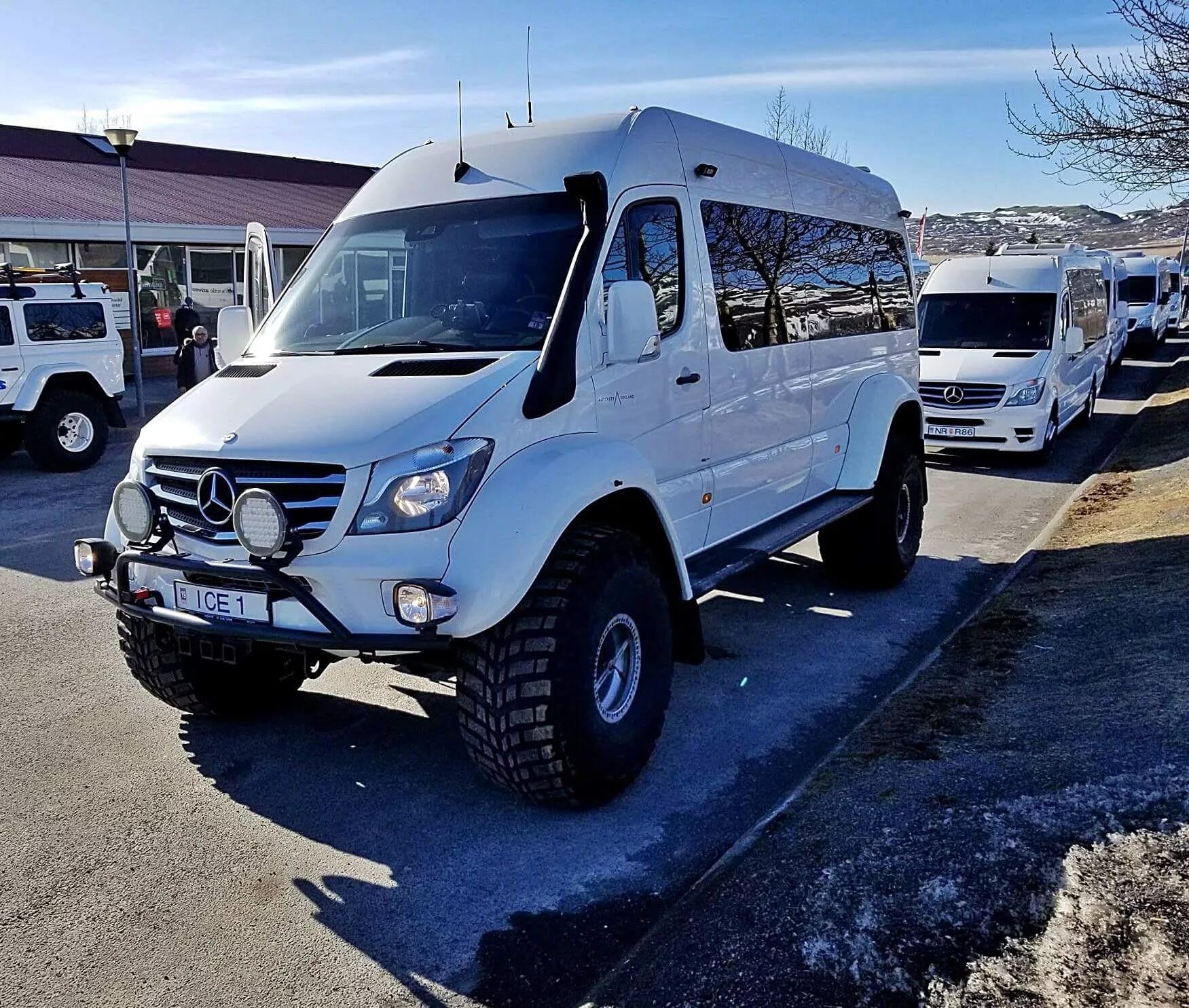 Мерседес 4х4 купить. Mercedes Sprinter 4 4. Мерседес Спринтер 4 на 4. Mercedes Sprinter 4x4. Mercedes-Benz Sprinter 4x4 313.