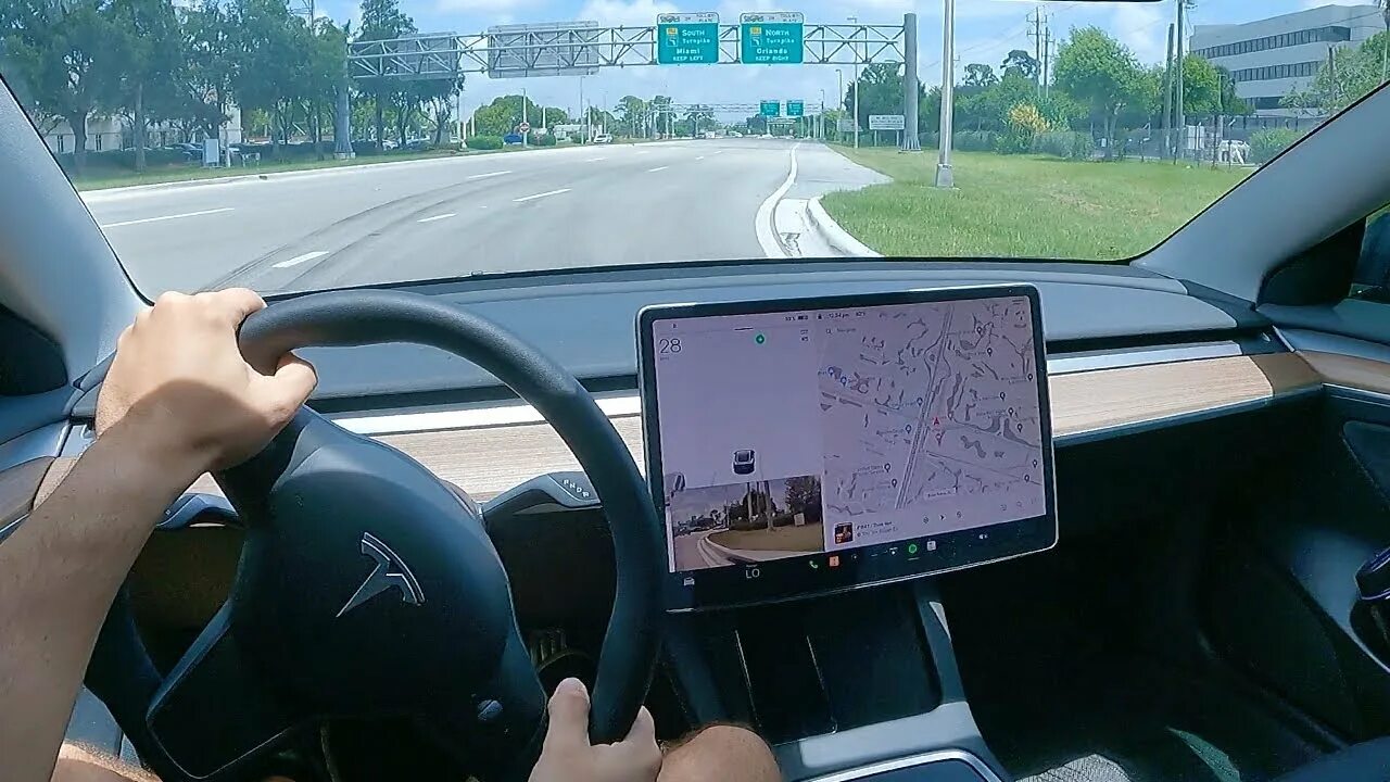 Видео тест драйвы 2022. Tesla model x 2022 панорама. Новая Тесла 2022. Tesla model 3 Performance Plus. Тесла против Чайки.