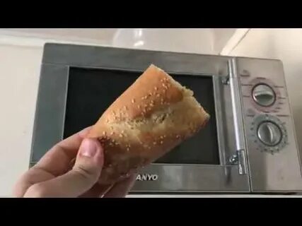 Батон в микроволновке